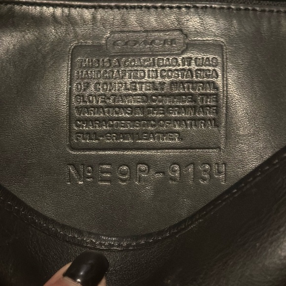 Gorgeous all leather black Crossbody - Picture 3 of 6